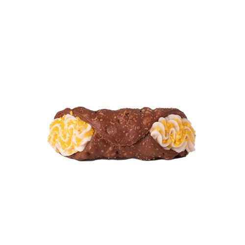 Donkere chocolade cannoli Amaretto Sour, gevuld met zoete crème en gele sprinkles, voor Kerst